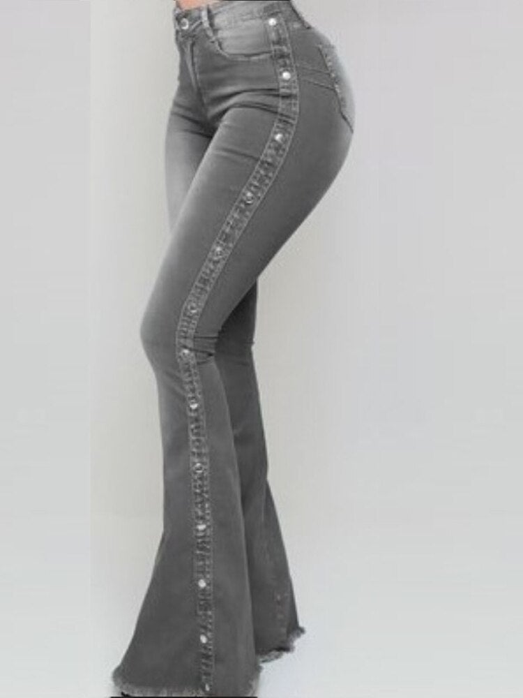 LateurGo High waist casual retro jeans for women featuring stylish side metal buttons.