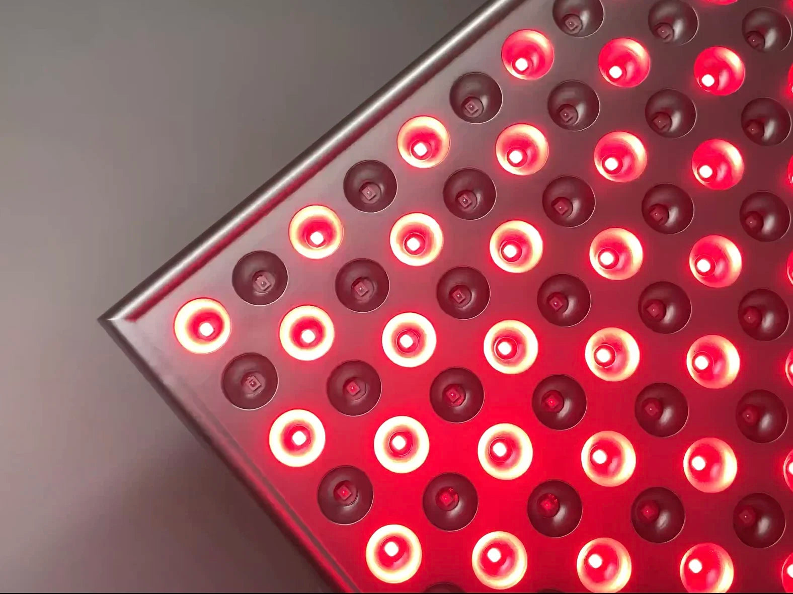 Infrared LED red light therapy panel by LateurGo for healing and pain relief