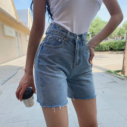 LateurGo High waist slim denim Bermuda shorts for plus size women, showcasing the latest fashion trend