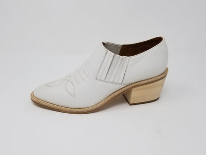 Los Angeles Chic Leather Heels | Stylish Footwear