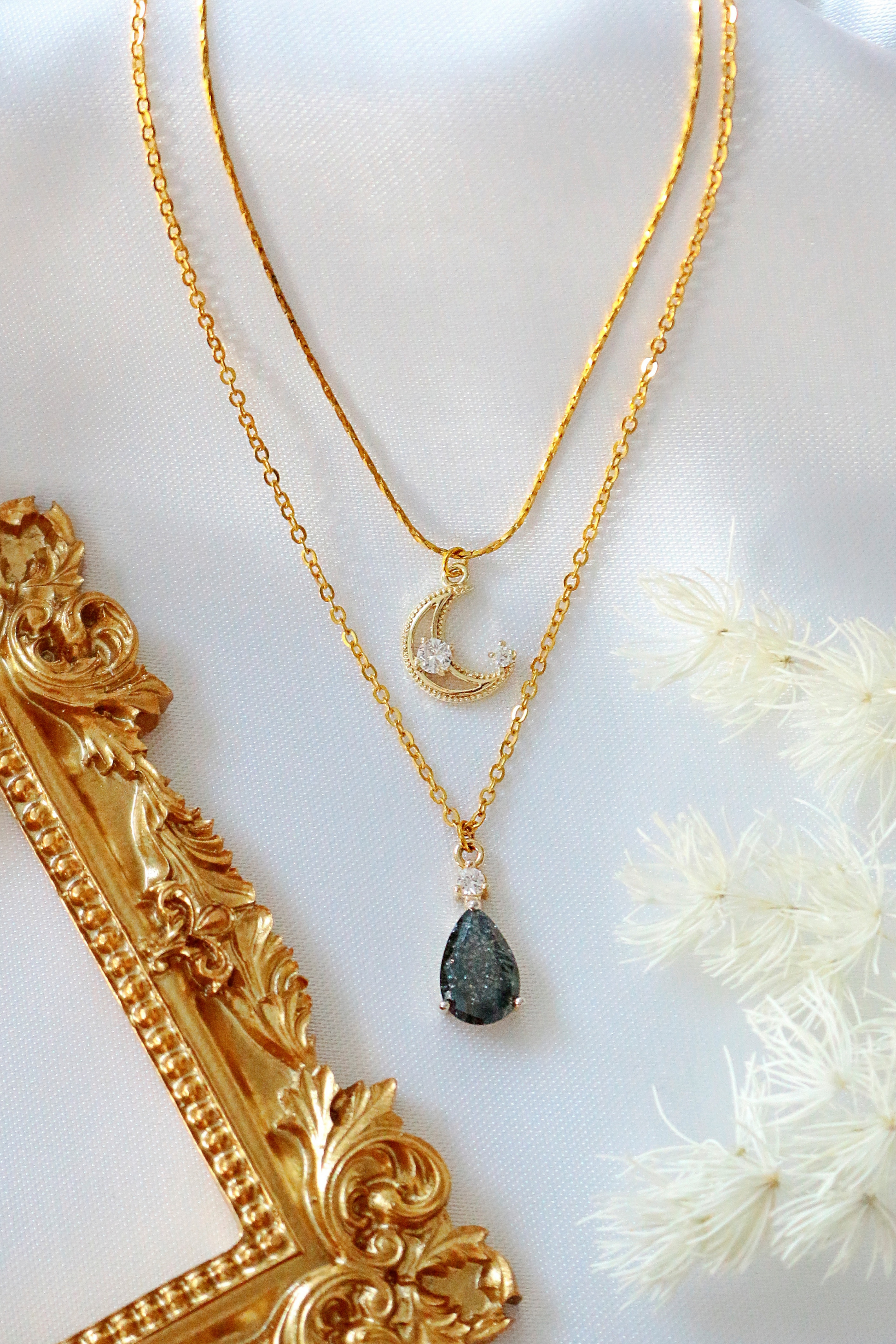Moon Layered Necklace 18 Karats Gold Plated