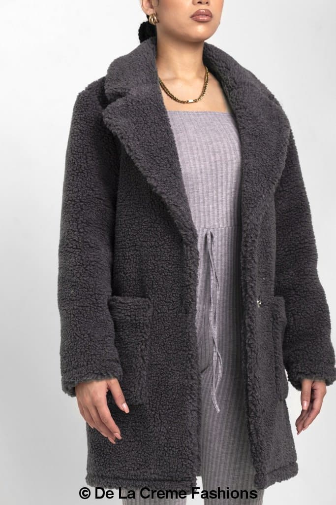 LateurGo Jacqueline oversized teddy coat, perfect for winter warmth and style
