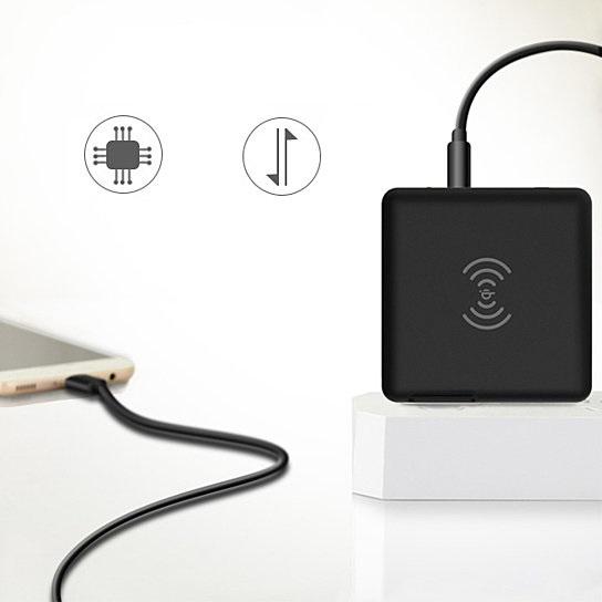 World Traveler's Essential: Global Gadget Charger